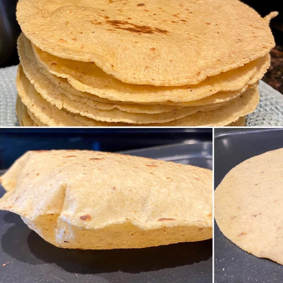 Cris Méndez on X: Tortillas hechas a mano en comal de barro a la